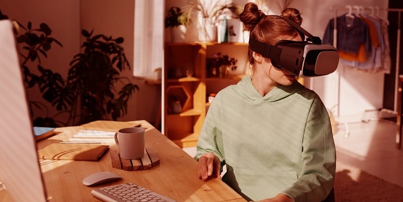 Top 3 Activities To Level Up Your Team Building Event In 2021! 1 level up your escape room with vr